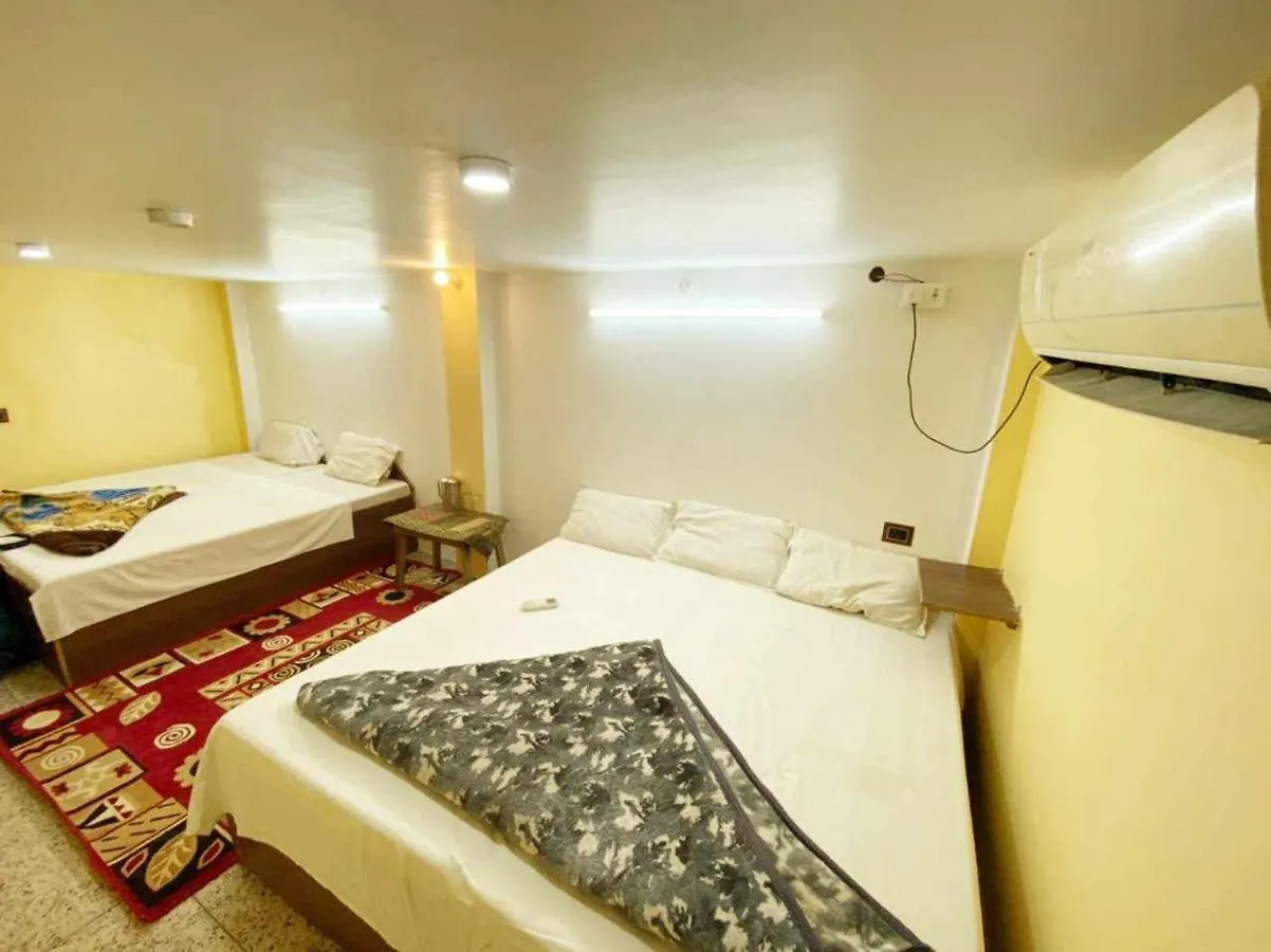 Ganga Guest House Varanasi 0*,  India